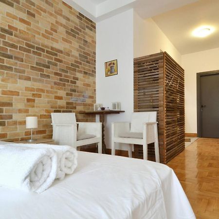 A Modern Rustic Cosy Apartment At The Foot Of Mount Lycabettus Athens Ngoại thất bức ảnh