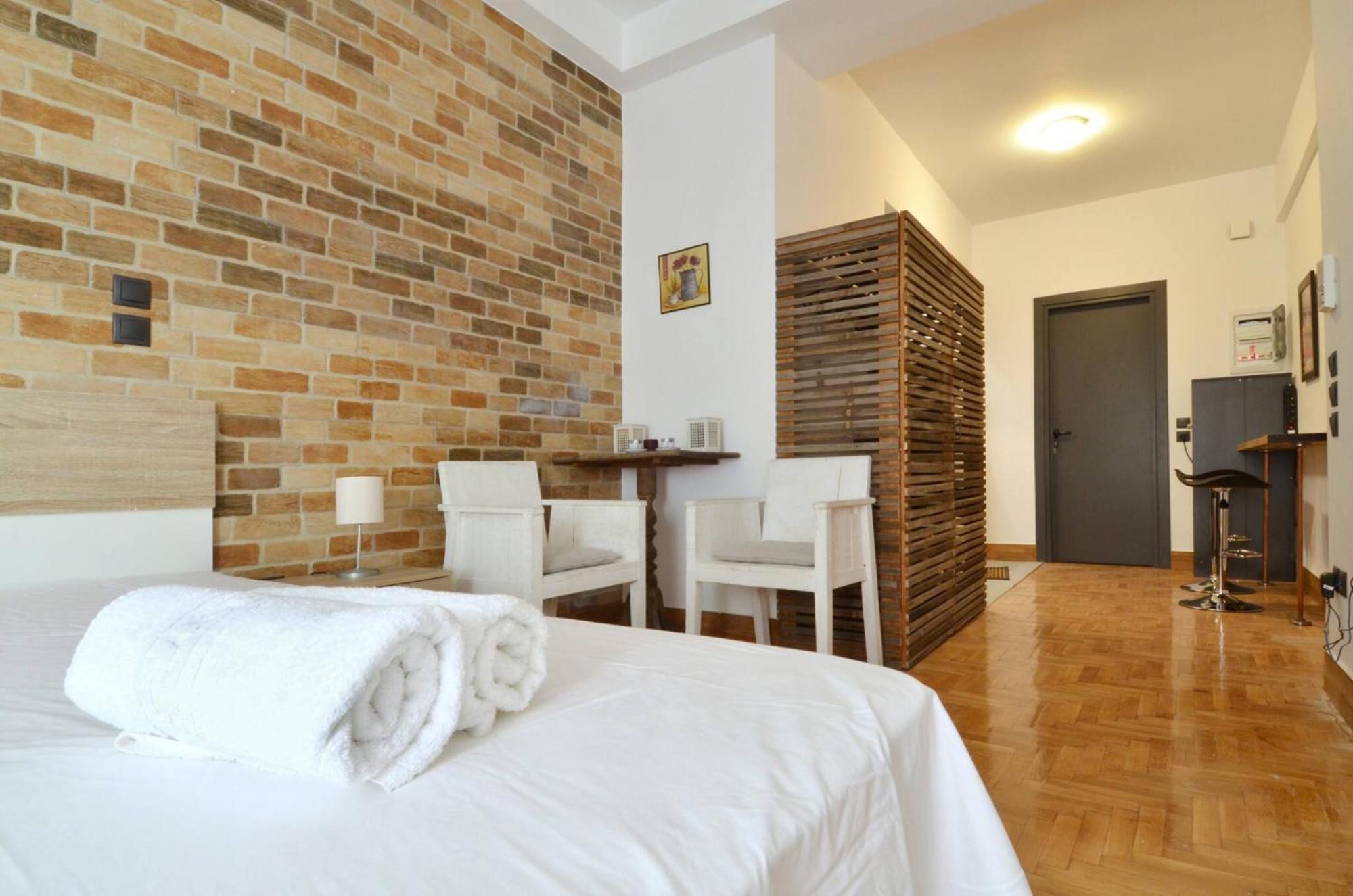 A Modern Rustic Cosy Apartment At The Foot Of Mount Lycabettus Athens Ngoại thất bức ảnh