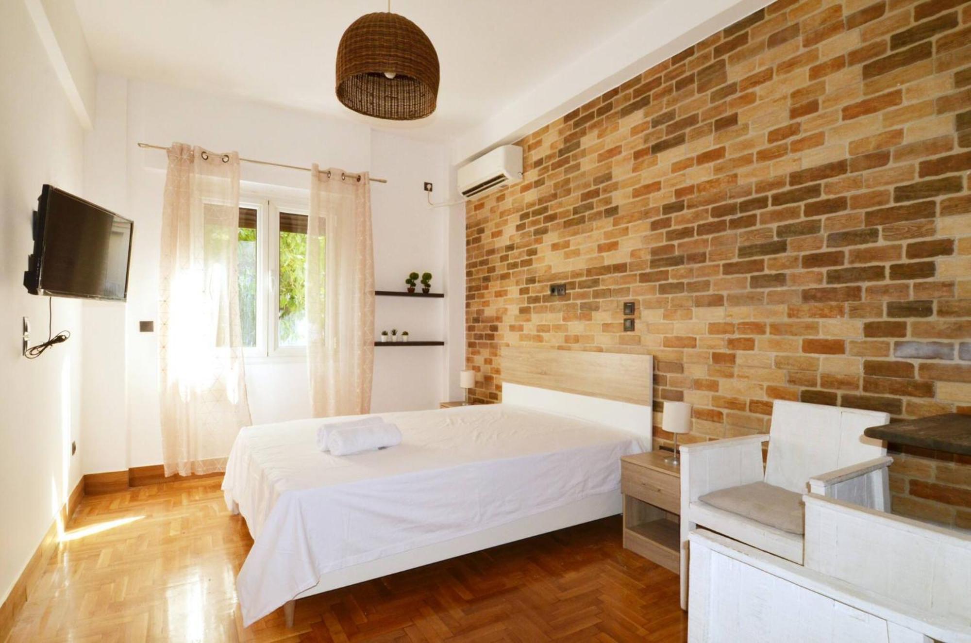 A Modern Rustic Cosy Apartment At The Foot Of Mount Lycabettus Athens Ngoại thất bức ảnh